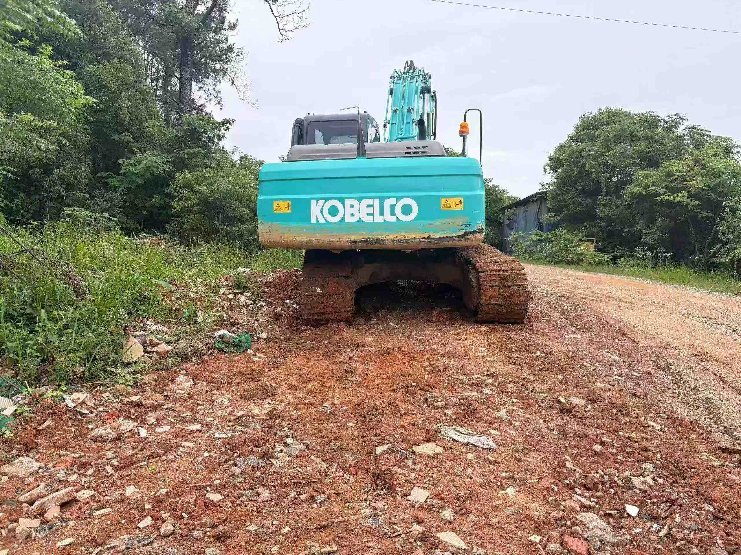 Buy Kobelco SK200-2 Used Excavator / 3 Buy Kobelco SK200-2 Used Excavator / 3