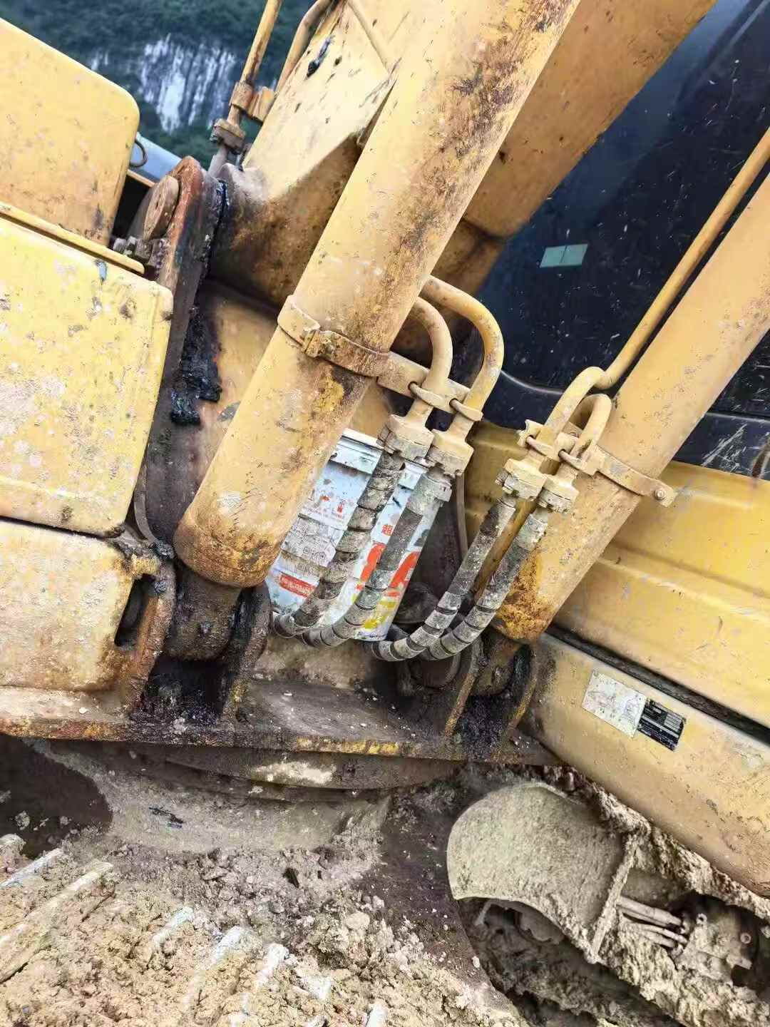 شراء حفارة Komatsu PC200 مستعملة / 3