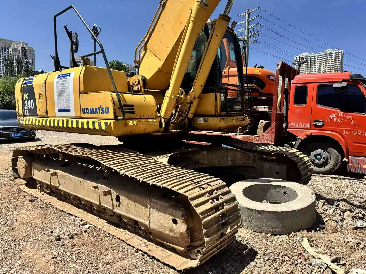 Buy Komatsu PC240-6 Used Excavator / 3