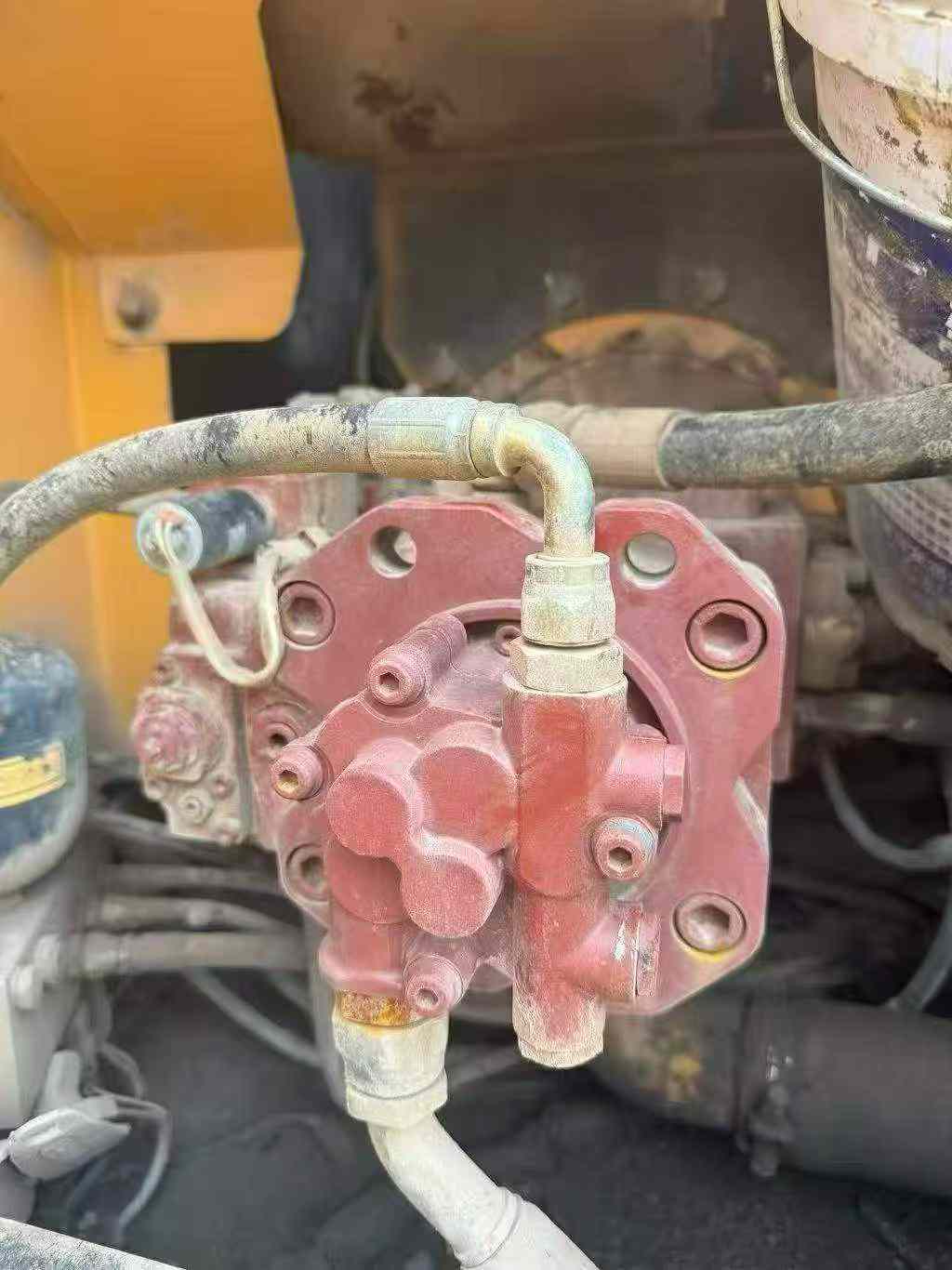 شراء حفارة Hyundai R150-7 مستعملة / 4