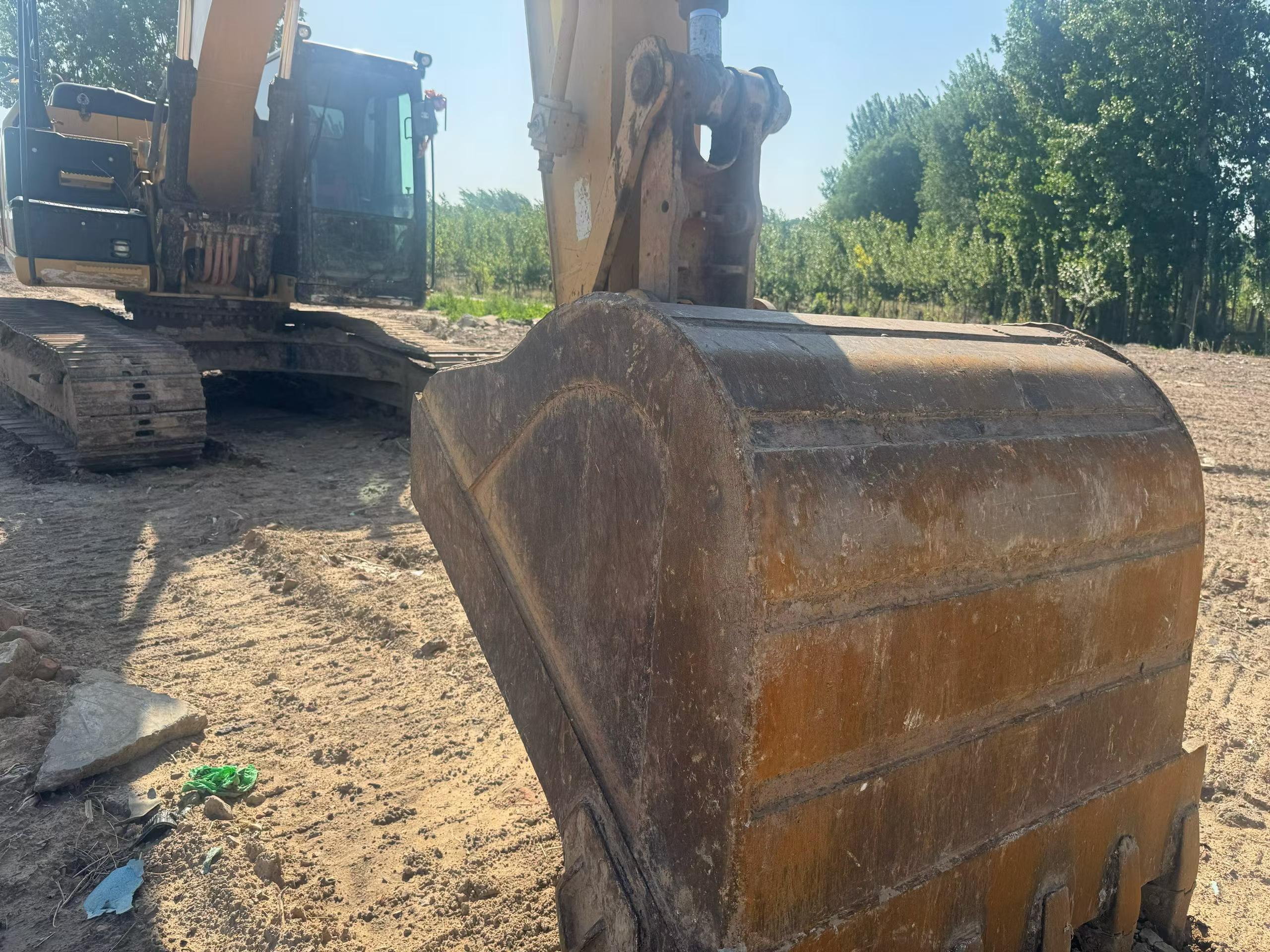 شراء حفارة Caterpillar 320E مستعملة / 7