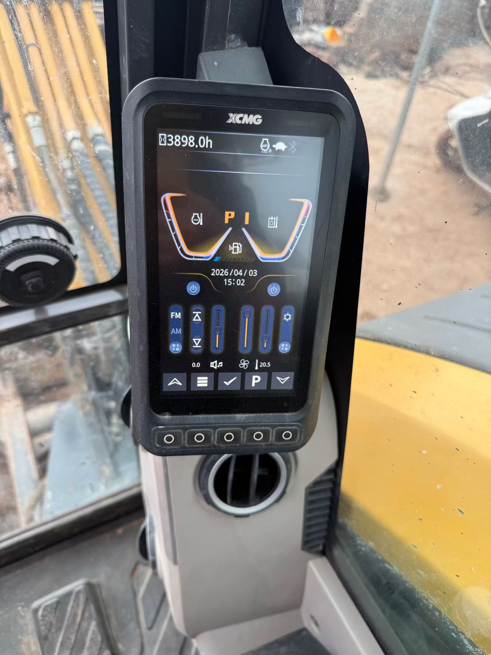 Buy XCMG LW60G Used Excavator / 8
