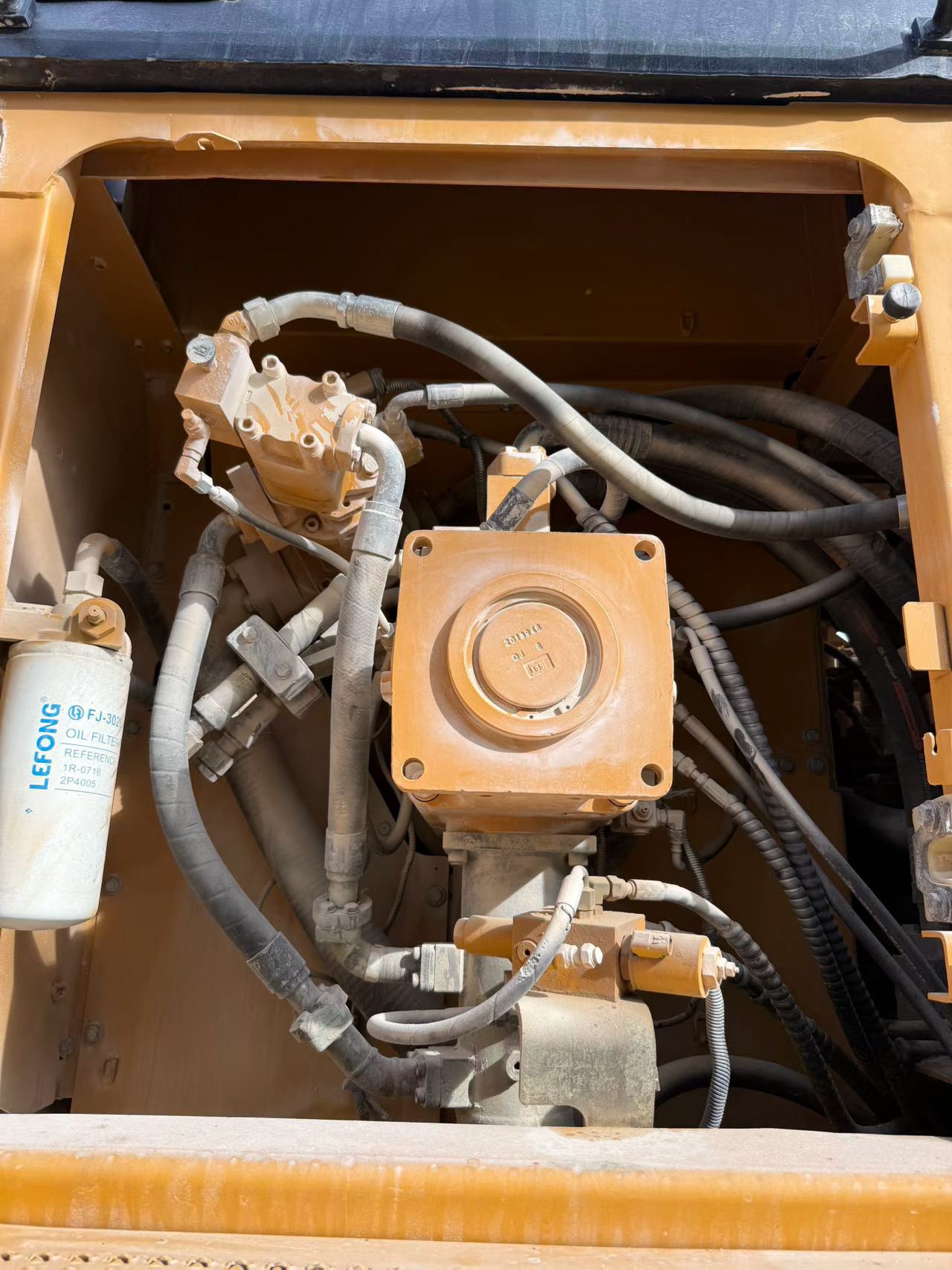 شراء حفارة Caterpillar 374D مستعملة / 7