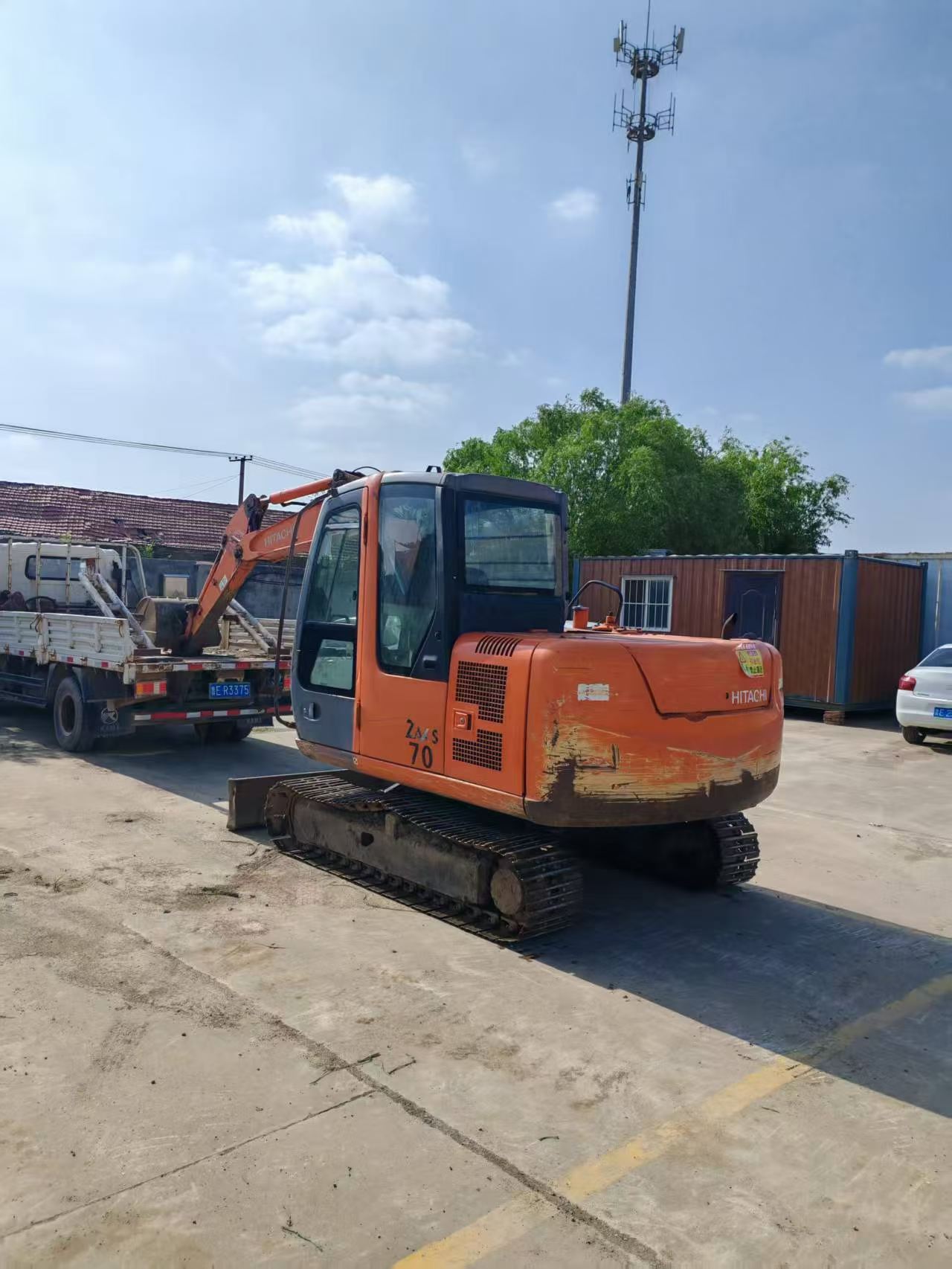 Buy Hitachi ZX60 Used Excavator / 3