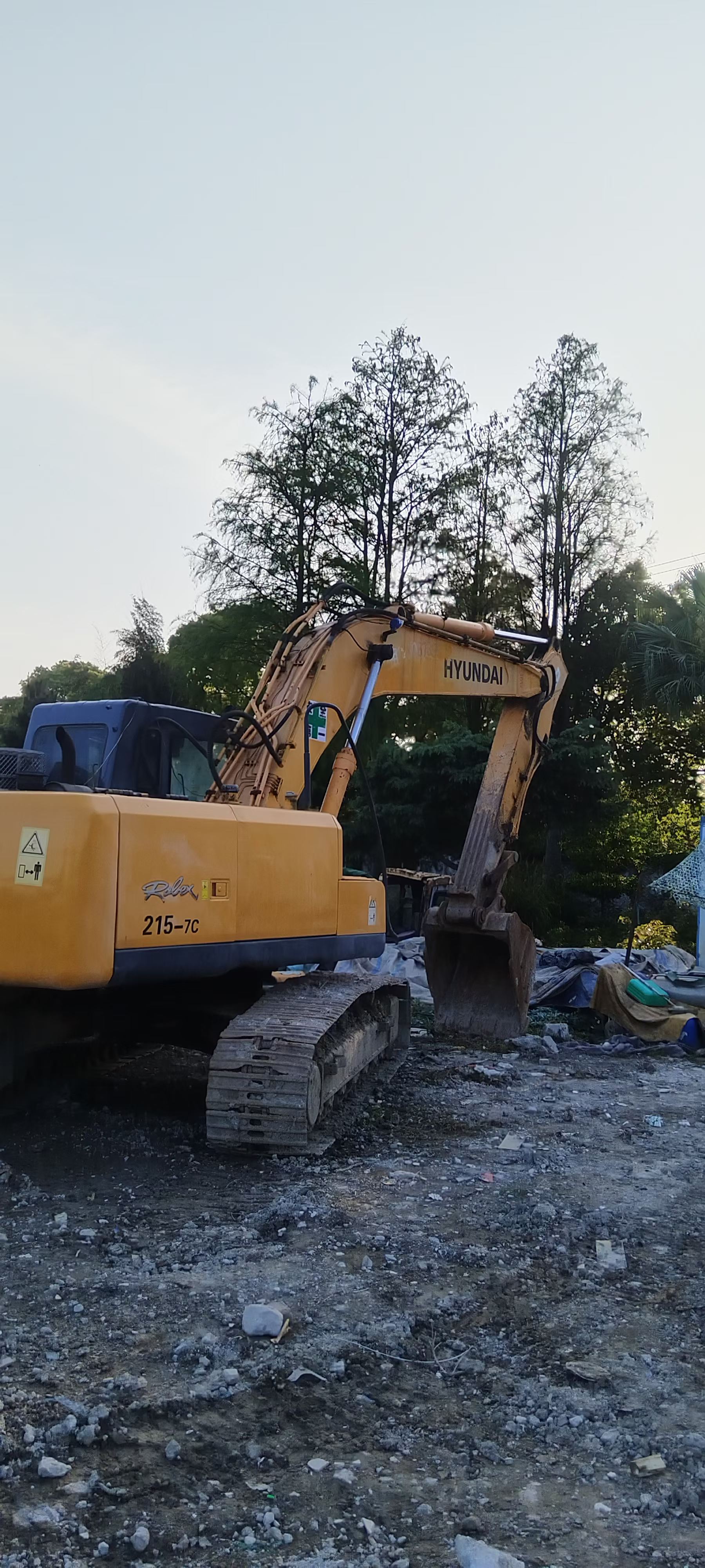 Buy Hyundai R215-7 Used Excavator / 2