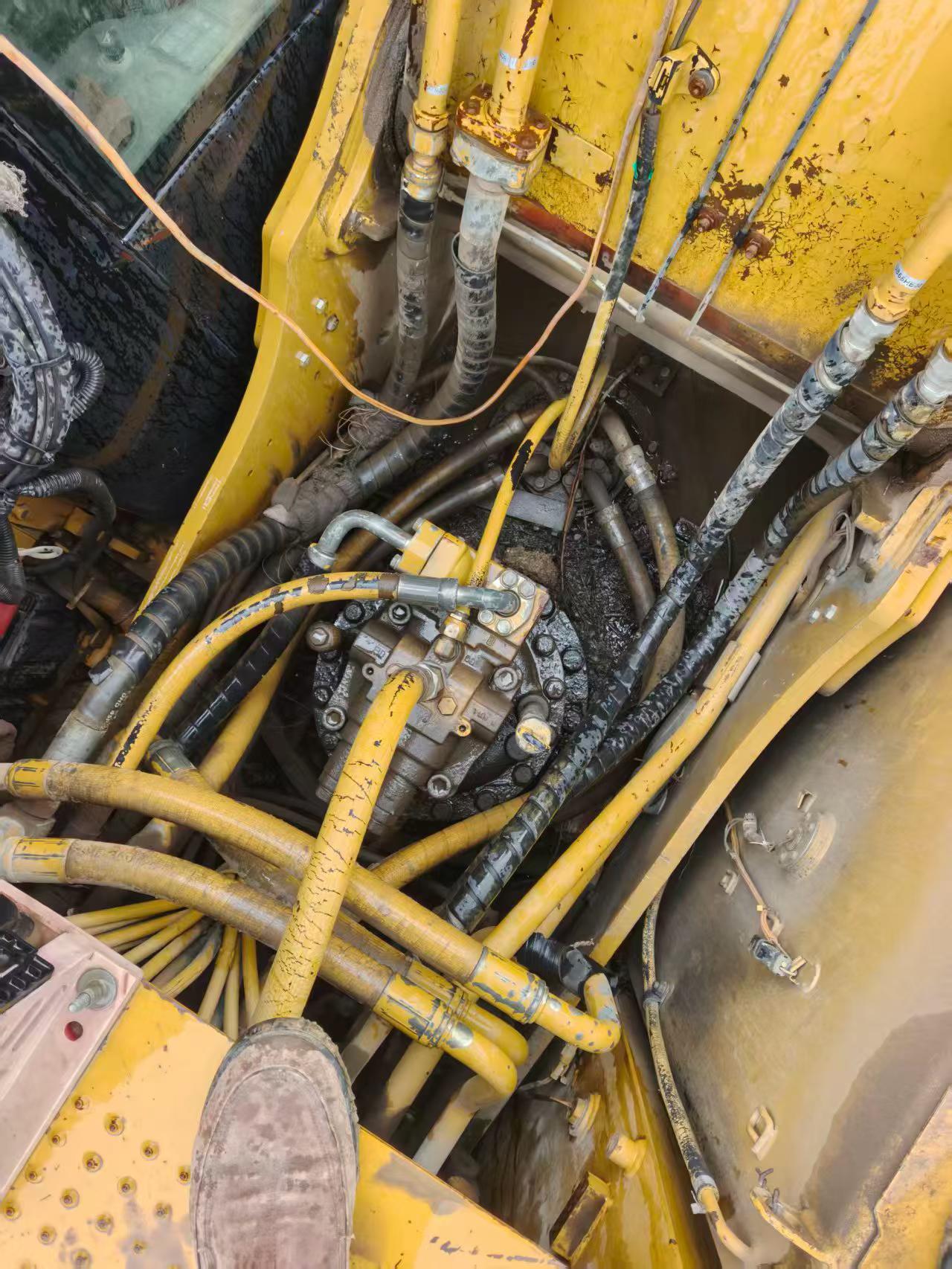 Buy Caterpillar 323 Used Excavator / 4