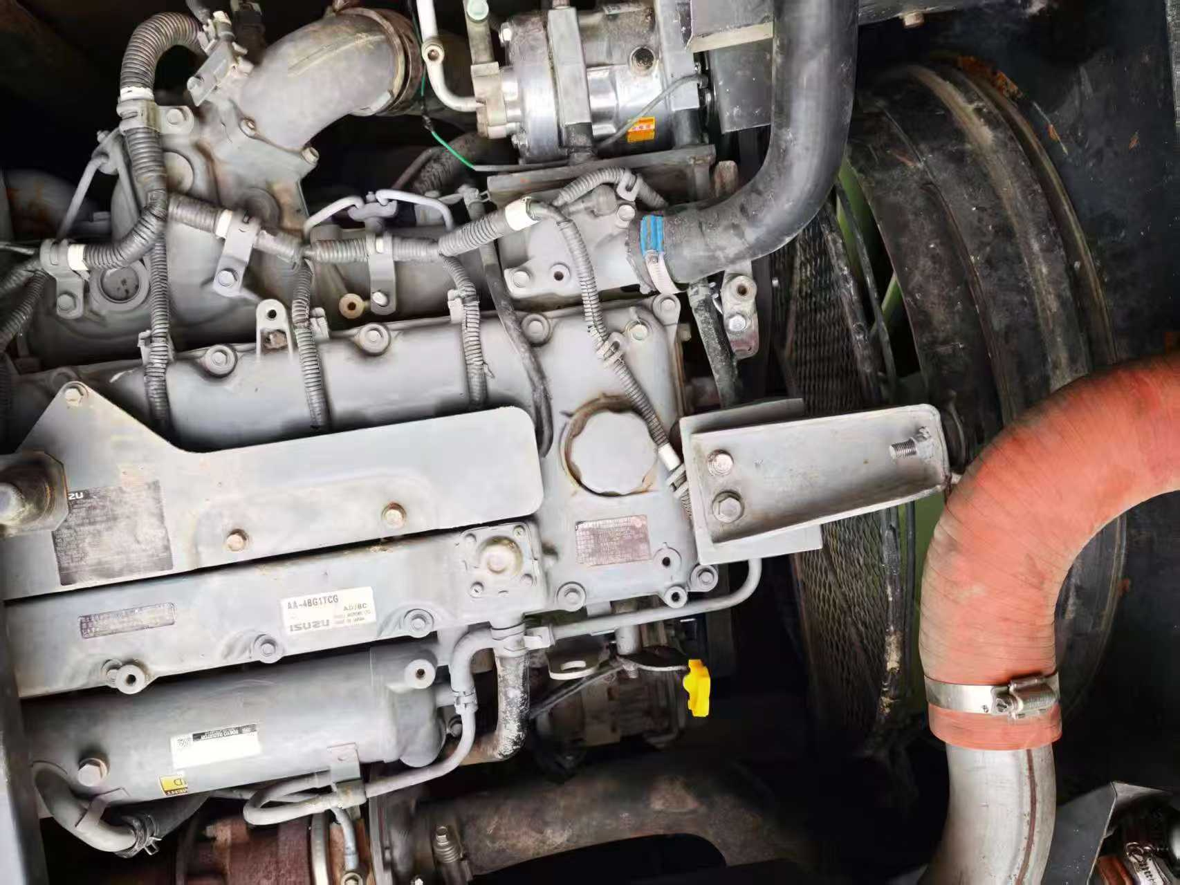 شراء حفارة Sumitomo SH120 مستعملة / 2