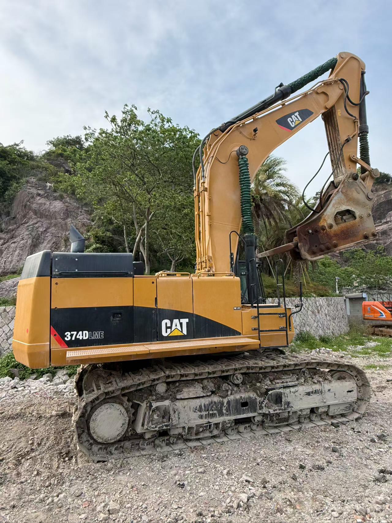 شراء Caterpillar 374D مستعمل حفارة