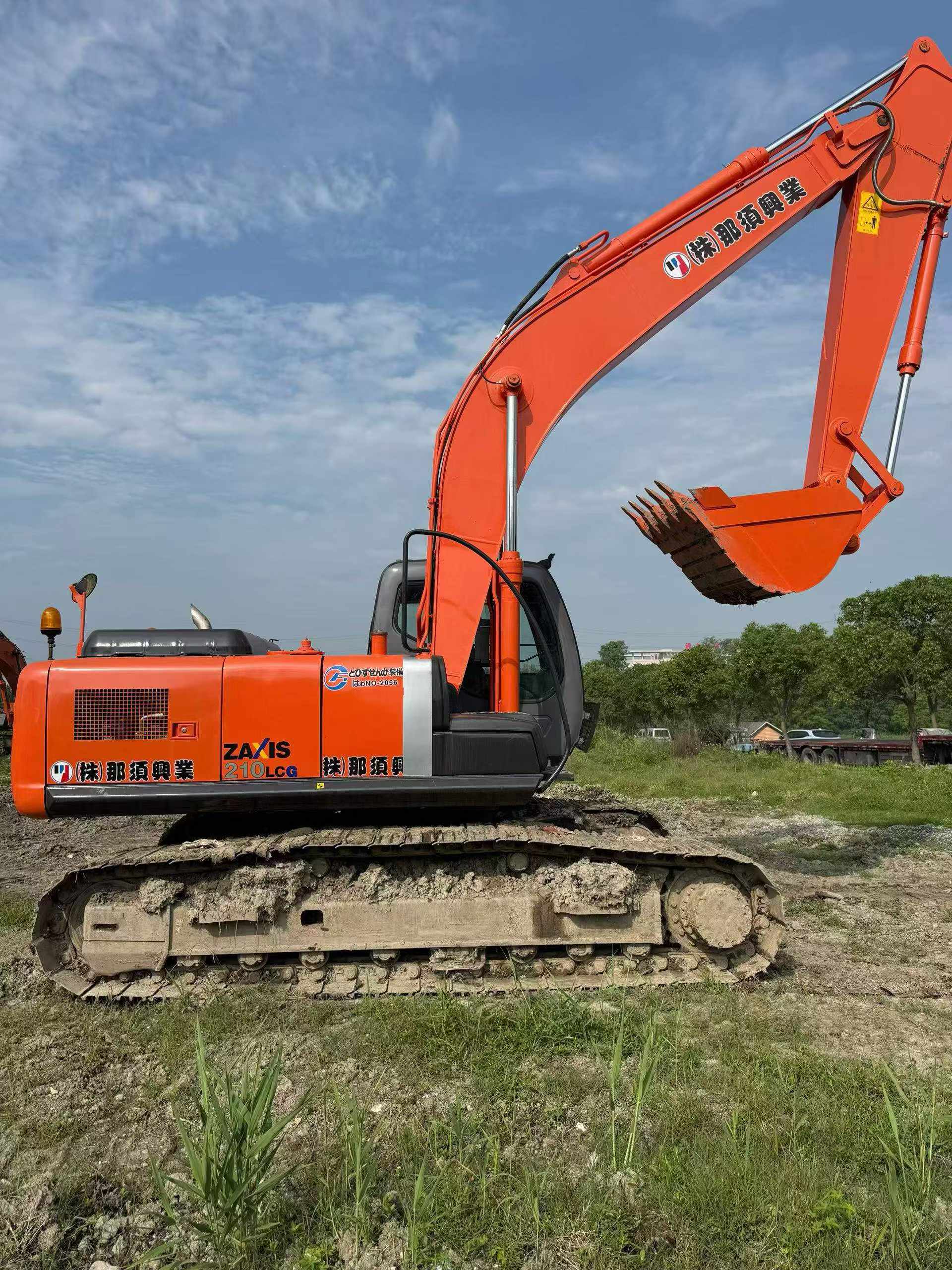 شراء Hitachi ZX210LC-3G مستعمل حفارة