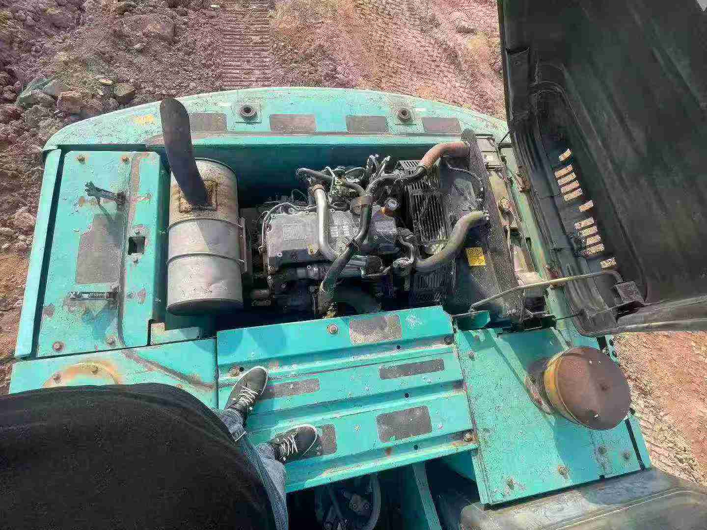 Buy Kobelco SK200 Used Excavator / 3