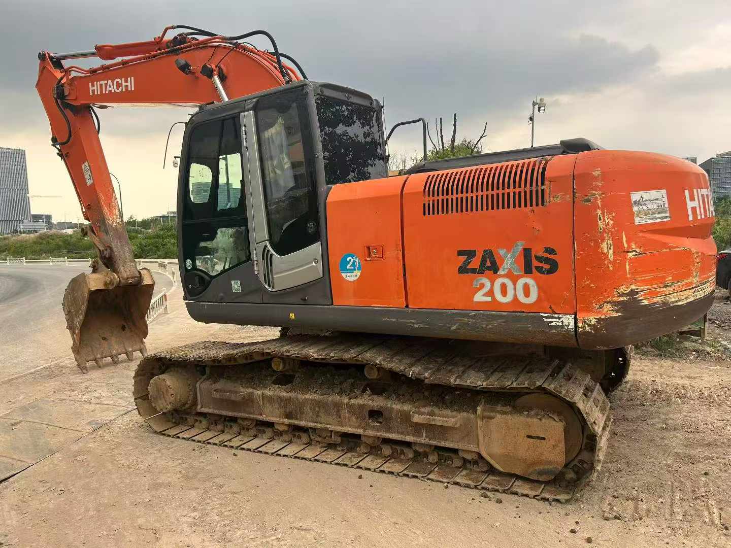 Buy Hitachi EX200-3 Used Excavator / 3