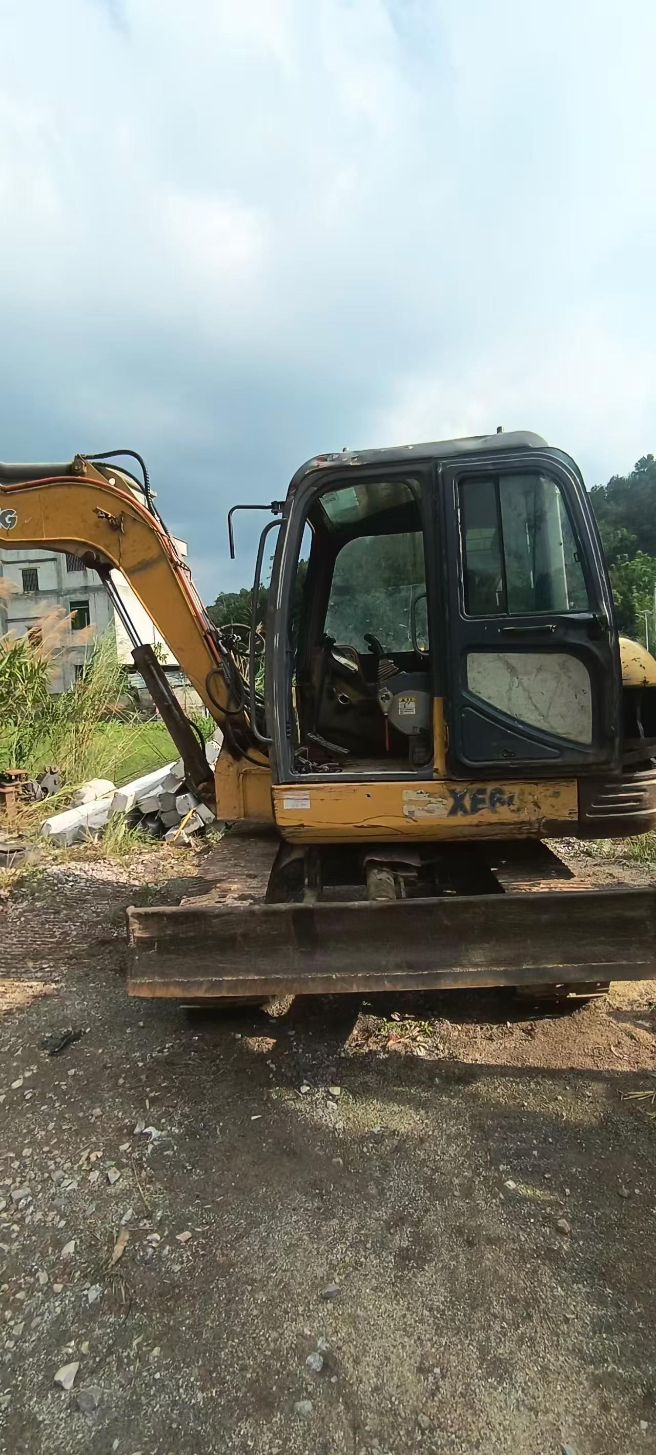 Buy XCMG LW60G Used Excavator / 2