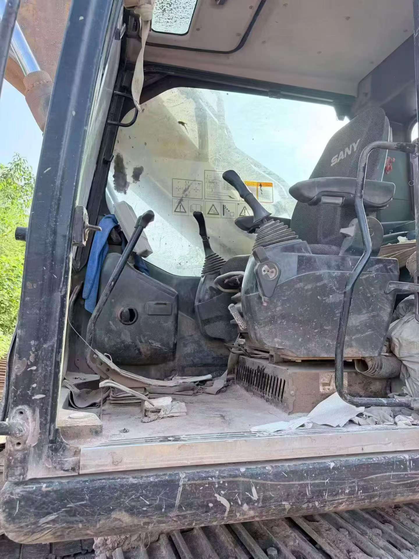 Buy Sany SY205C Used Excavator / 6 Buy Sany SY205C Used Excavator / 6