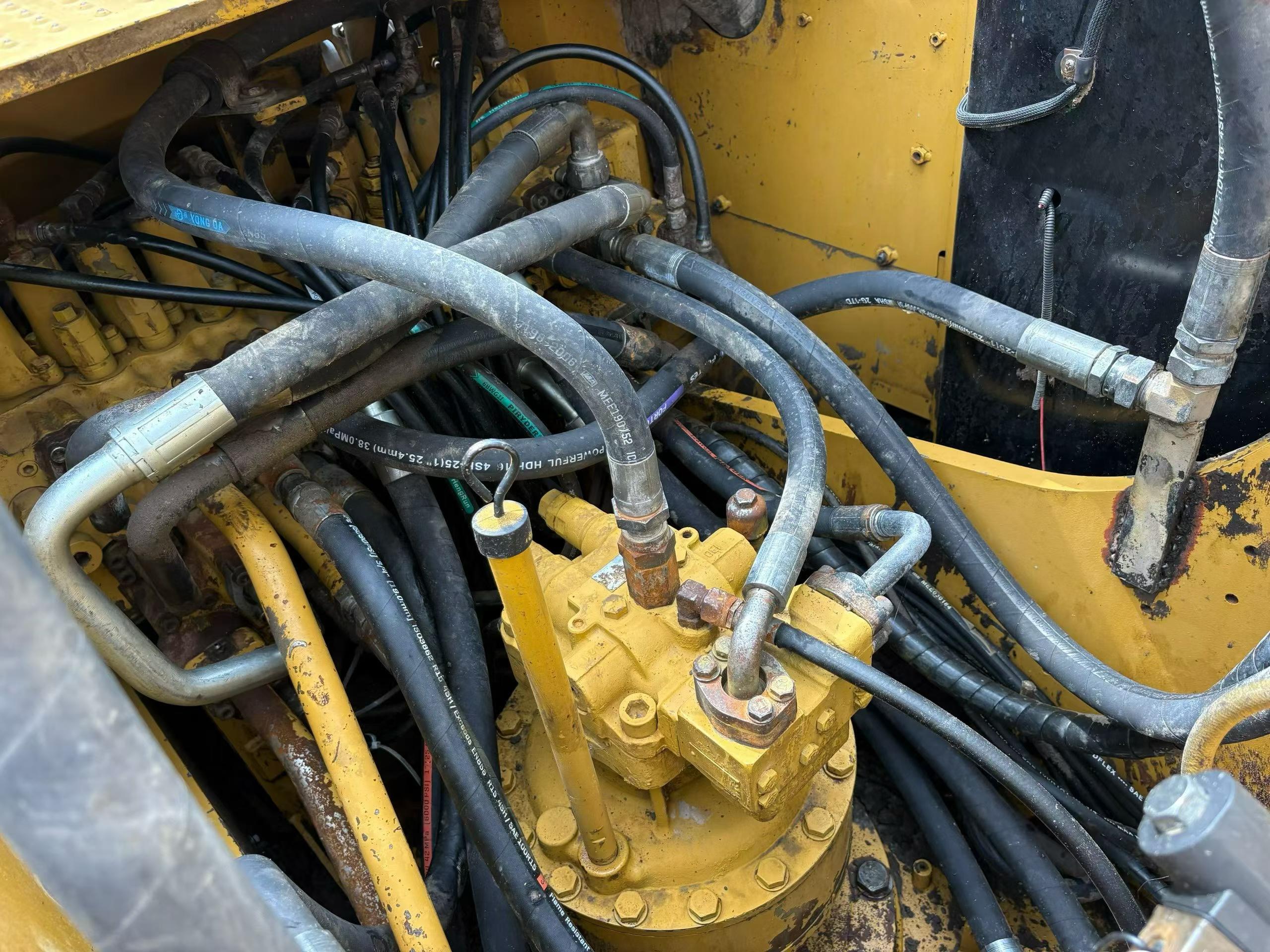 Buy Caterpillar 320D Used Excavator / 5 Buy Caterpillar 320D Used Excavator / 5