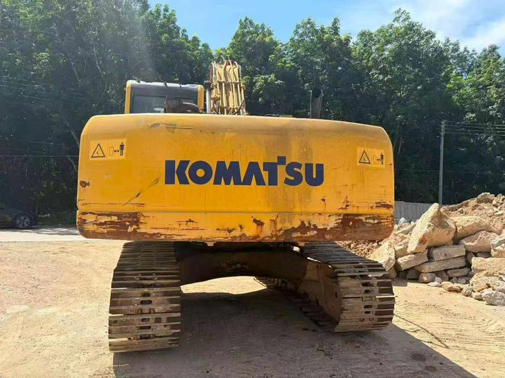 Buy Komatsu PC200-8 Used Excavator / 1