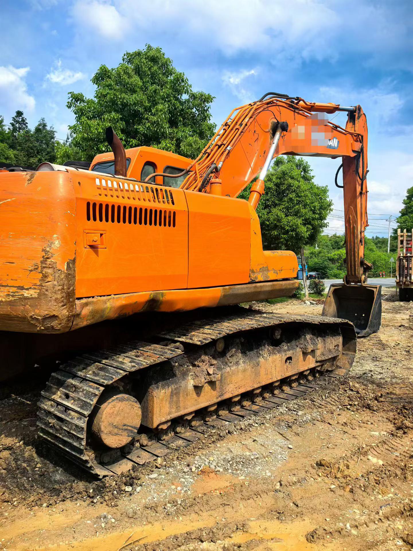 Buy Doosan DH220-9E Used Excavator / 2