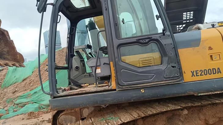 Buy XCMG XE200 Used Excavator / 1