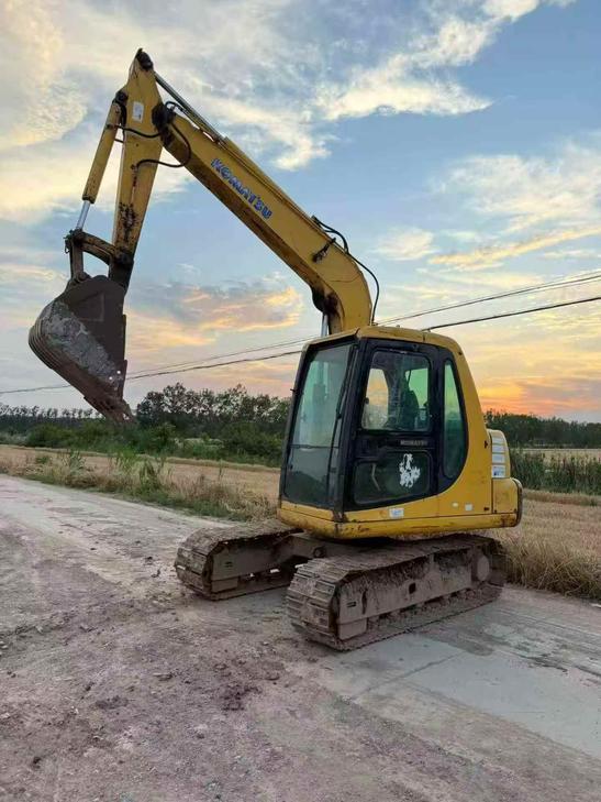Buy Komatsu PC60 Used Excavator / 1