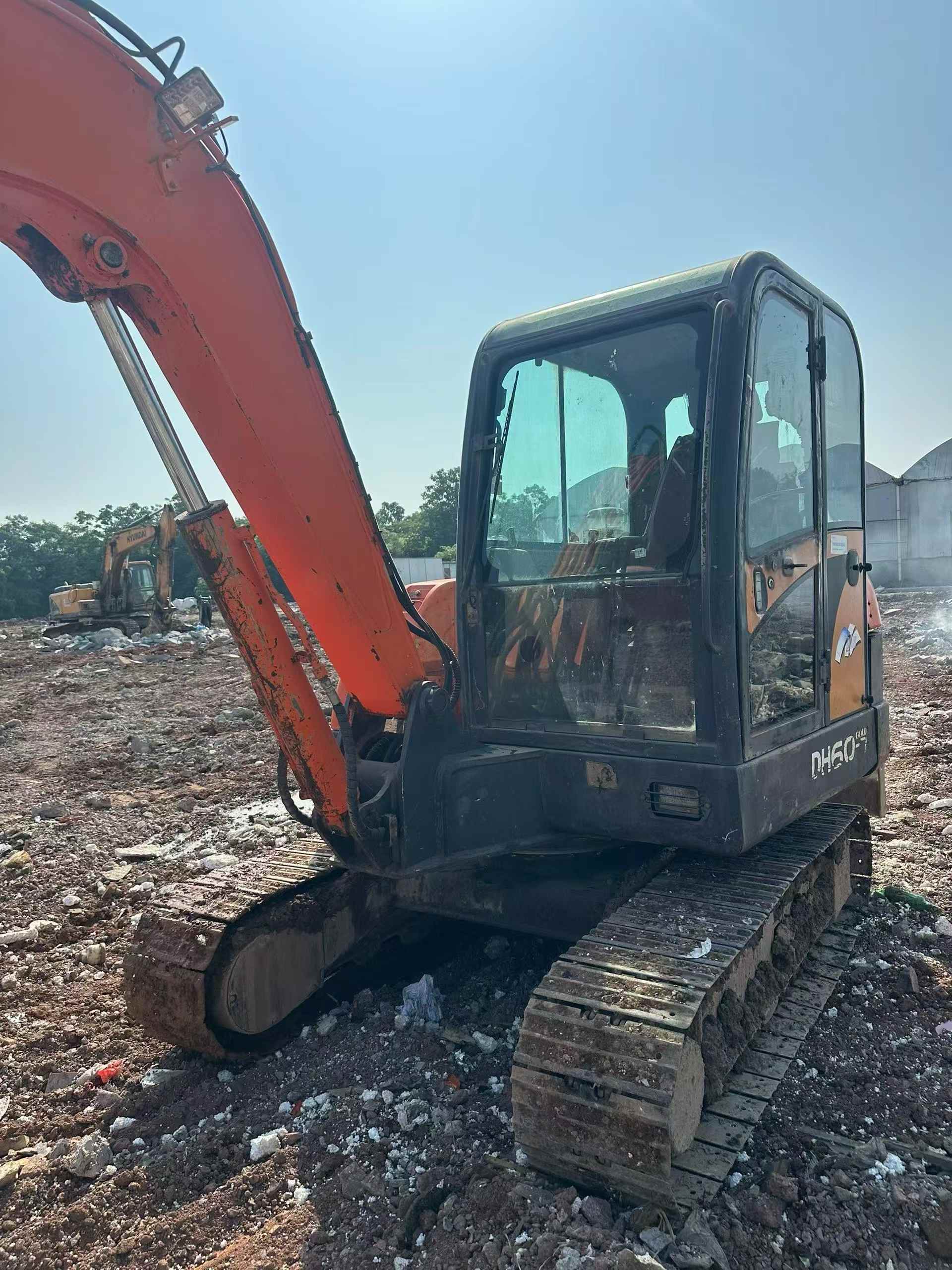 Buy Doosan DH60 Used Excavator / 3 Buy Doosan DH60 Used Excavator / 3