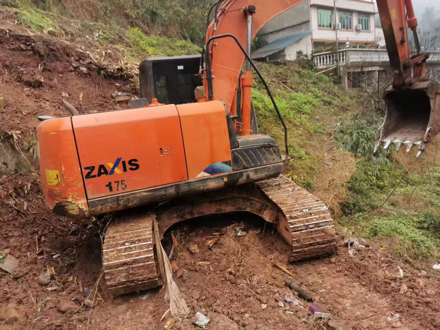 Buy Hitachi ZX120-5A Used Excavator / 2 Buy Hitachi ZX120-5A Used Excavator / 2