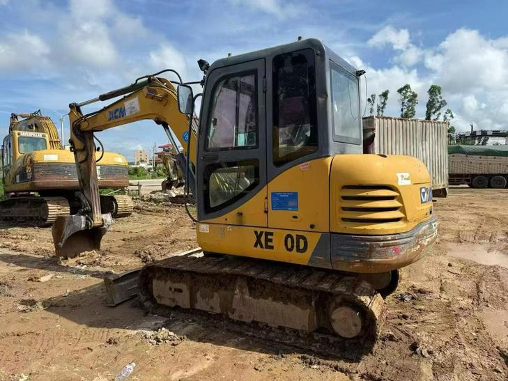 Buy XCMG XE60 Used Excavator / 1