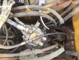 Buy Kato 820-3SP Used Excavator / 3 Buy Kato 820-3SP Used Excavator / 3