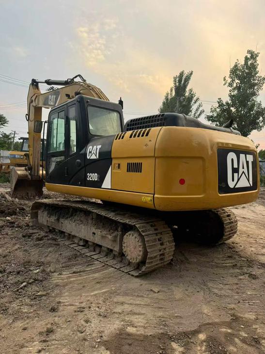 Buy Caterpillar 320D Used Excavator / 1