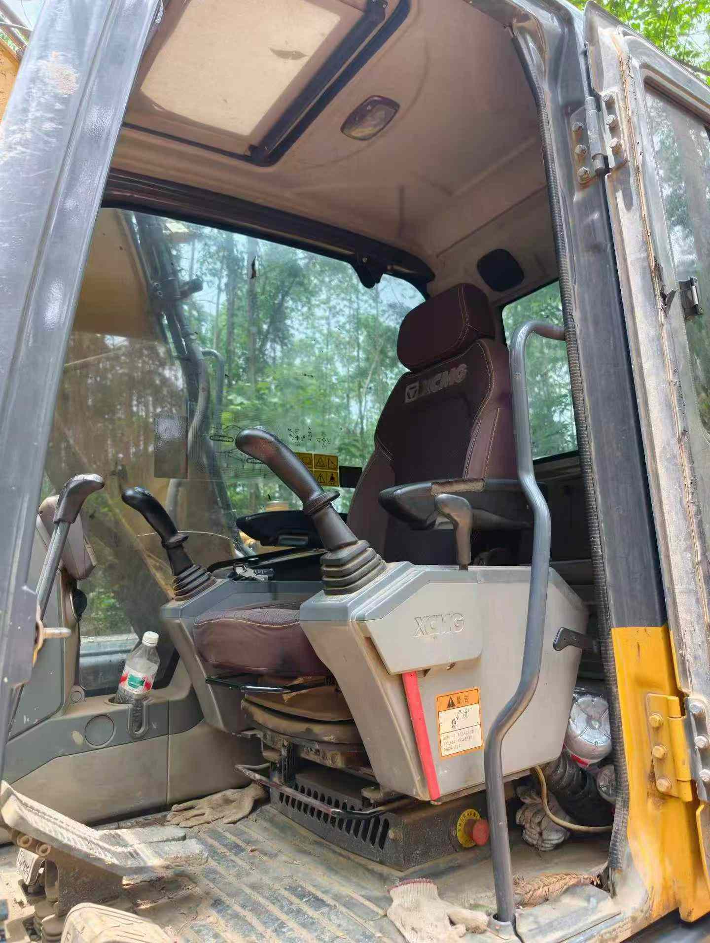Buy XCMG XE135B Used Excavator / 8 Buy XCMG XE135B Used Excavator / 8