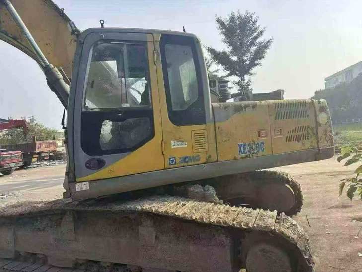 Buy XCMG XE265C Used Excavator / 1