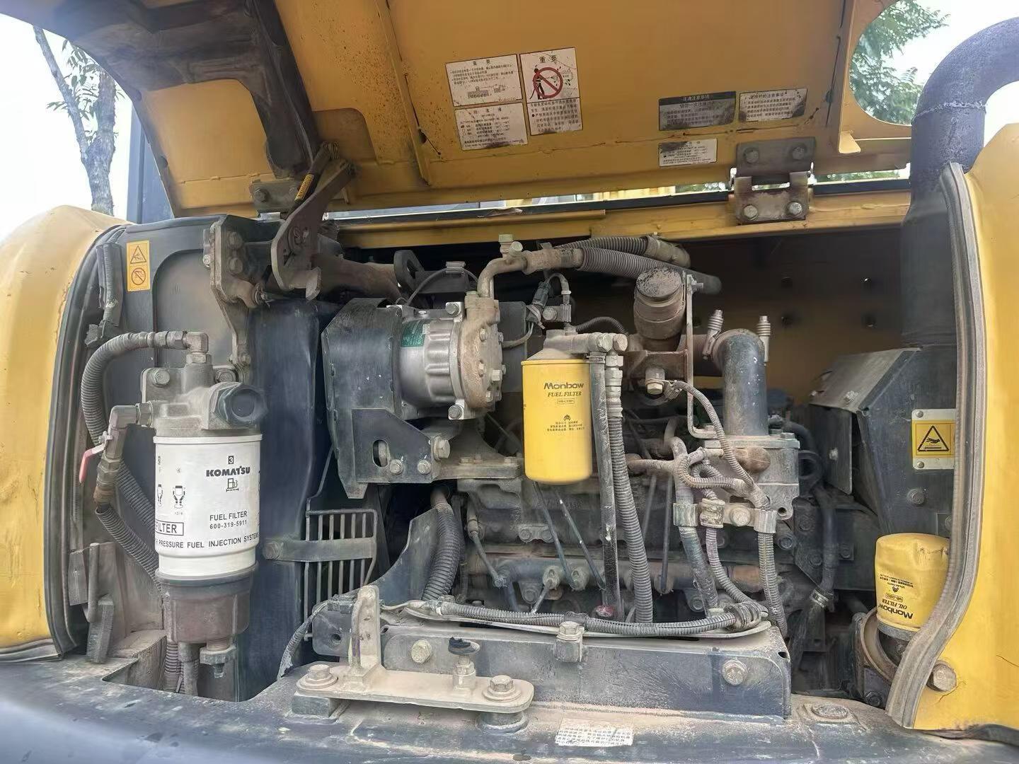 Buy Komatsu PC60-8 Used Excavator / 4