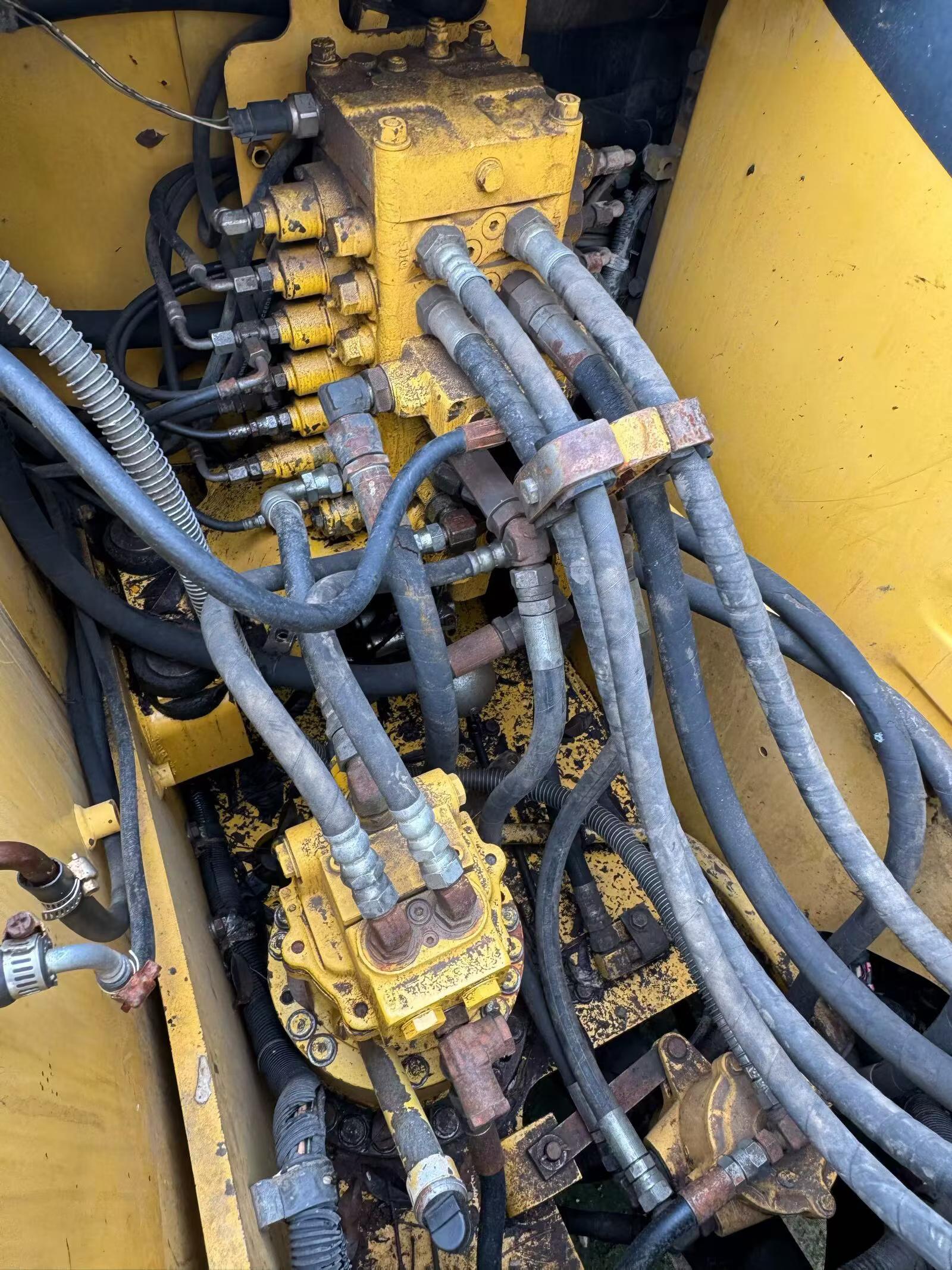 Buy Komatsu PC110-7 Used Excavator / 3