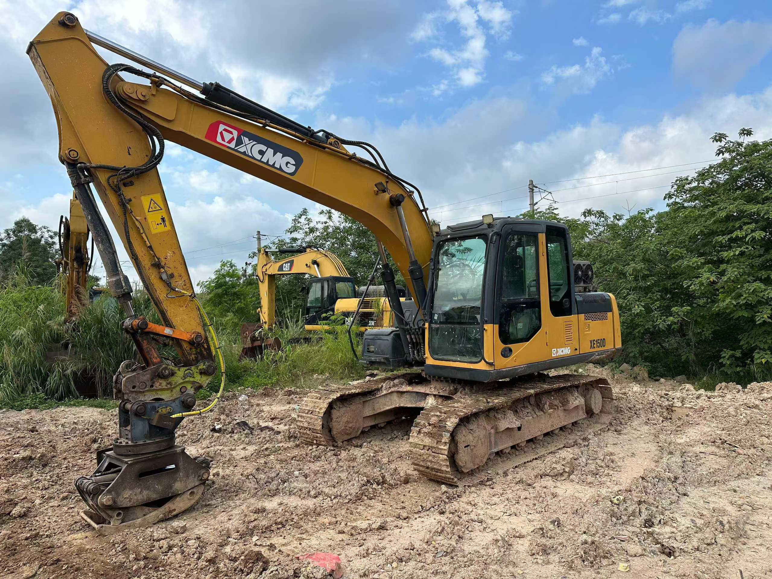 Buy XCMG XE135B Used Excavator / 1