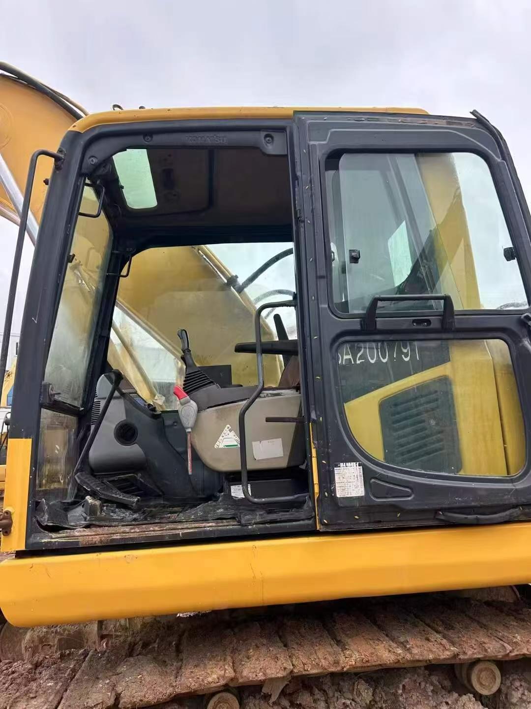 Buy Komatsu PC200-8 Used Excavator / 4