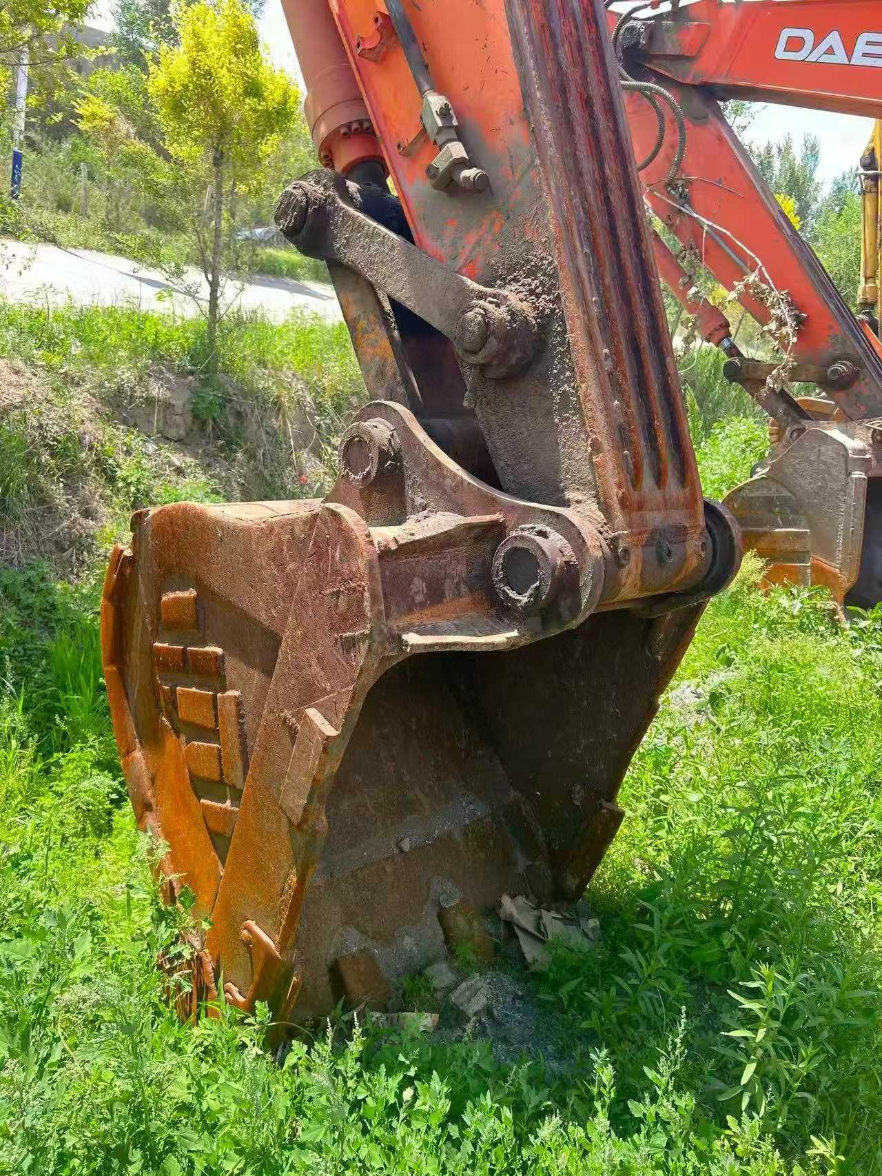 Buy Doosan DH300-7 Used Excavator / 9