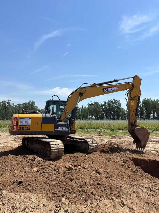 Buy XCMG XE150D Used Excavator / 1