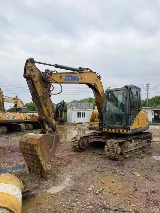 Buy XCMG XE75C Used Excavator / 1