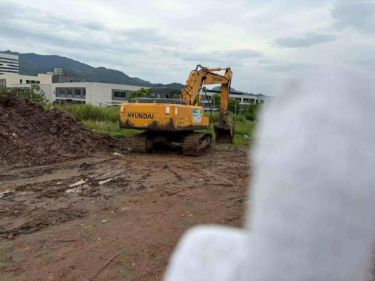 Buy Hyundai R215-7 Used Excavator / 1