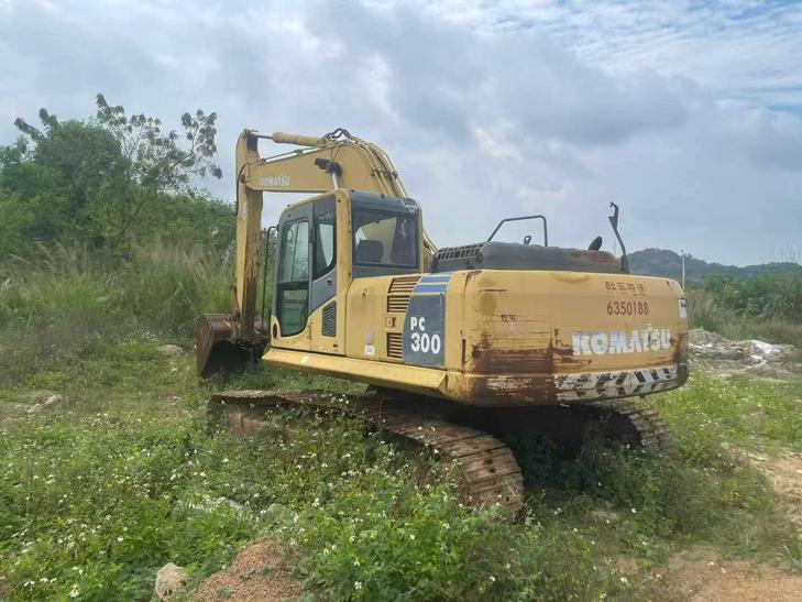 Buy Komatsu PC240LC-8 Used Excavator / 1