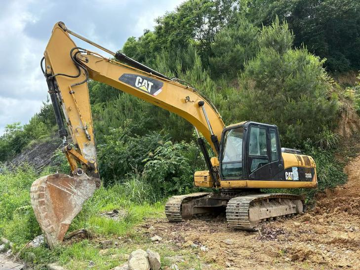 Buy Caterpillar 320D Used Excavator / 1