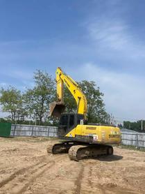 Buy Sumitomo SH200A5 Used Excavator / 2 Buy Sumitomo SH200A5 Used Excavator / 2