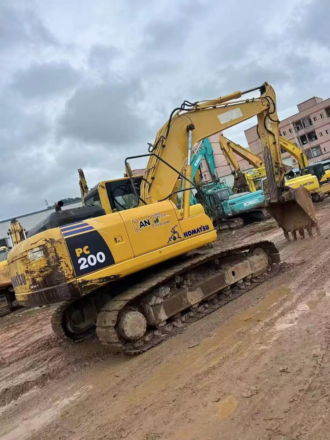 Buy Komatsu PC200-8 Used Excavator / 3