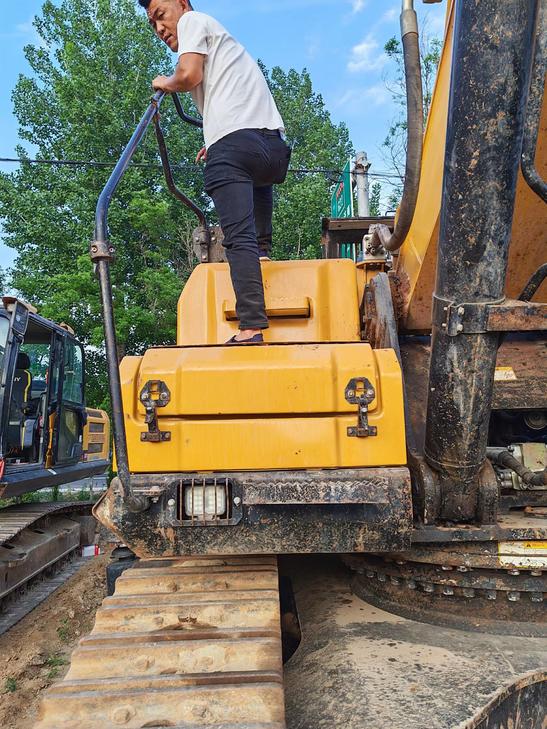 Buy Sany SY550H Used Excavator / 1