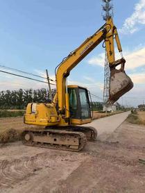 Buy Komatsu PC60 Used Excavator / 2 Buy Komatsu PC60 Used Excavator / 2