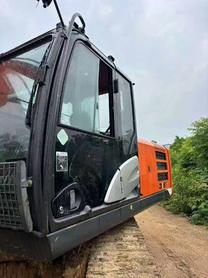 Buy Hitachi EX200-1 Used Excavator / 5 Buy Hitachi EX200-1 Used Excavator / 5