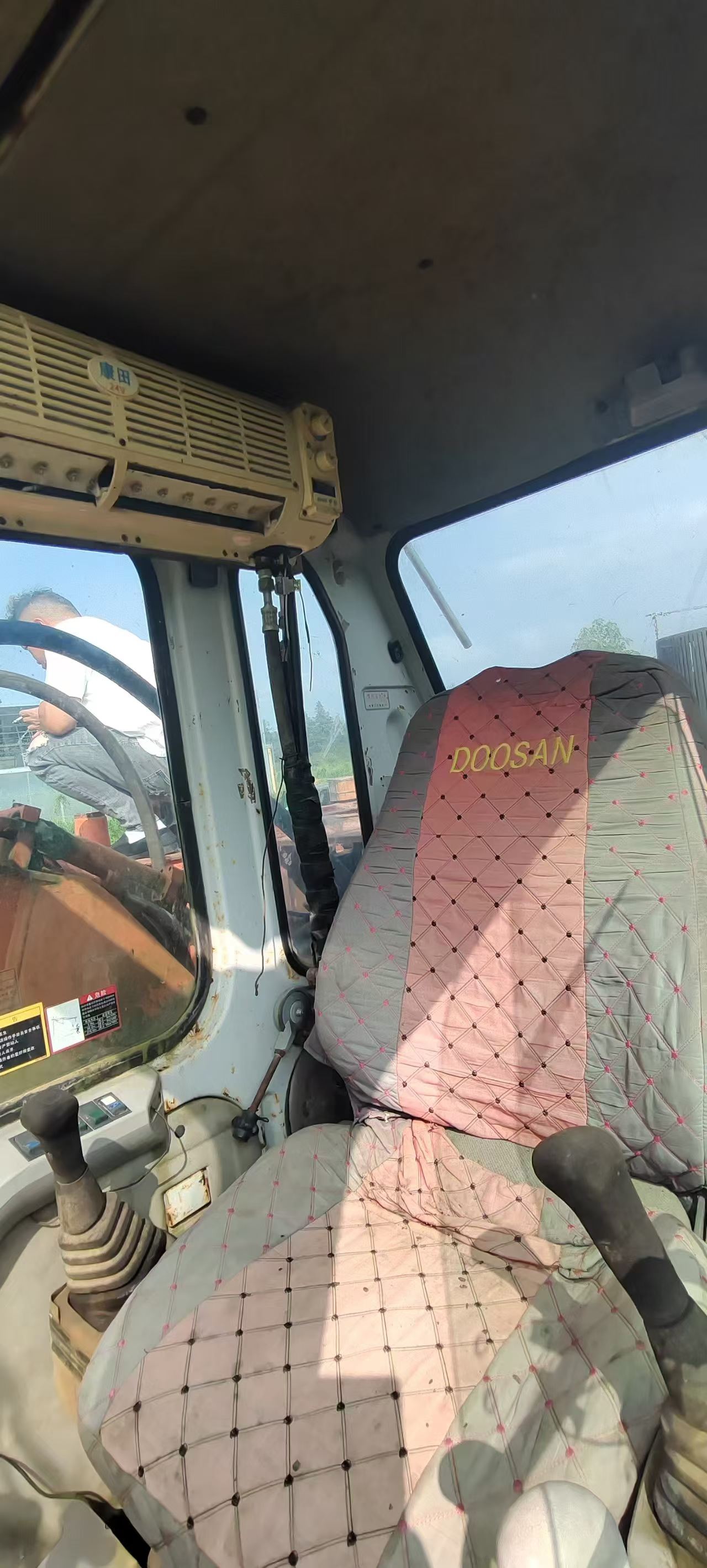 Buy Doosan DH258-7 Used Excavator / 4