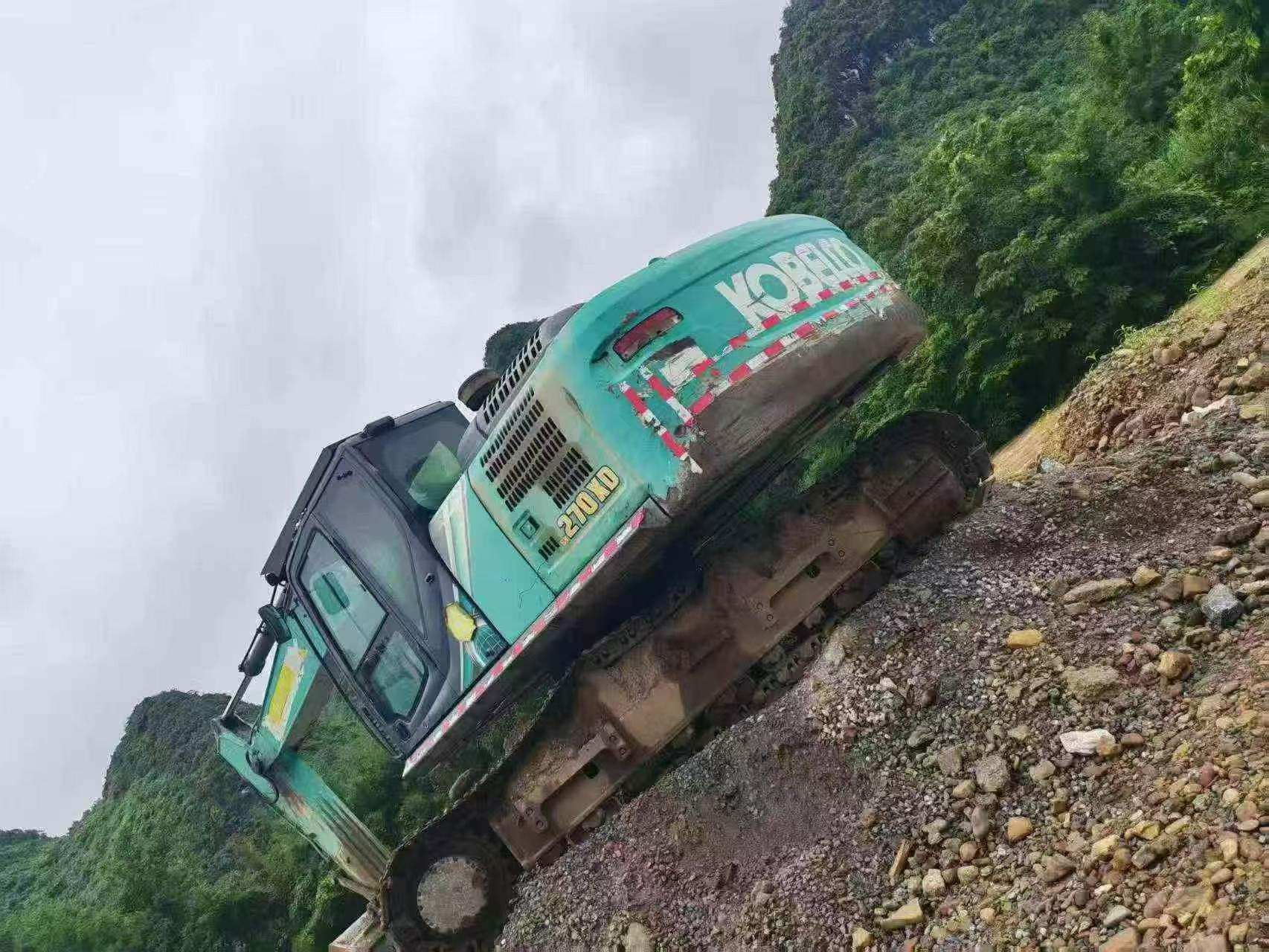 Buy Kobelco SK270D Used Excavator / 2 Buy Kobelco SK270D Used Excavator / 2