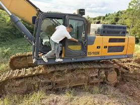 Buy XCMG XE490D Used Excavator / 2 Buy XCMG XE490D Used Excavator / 2