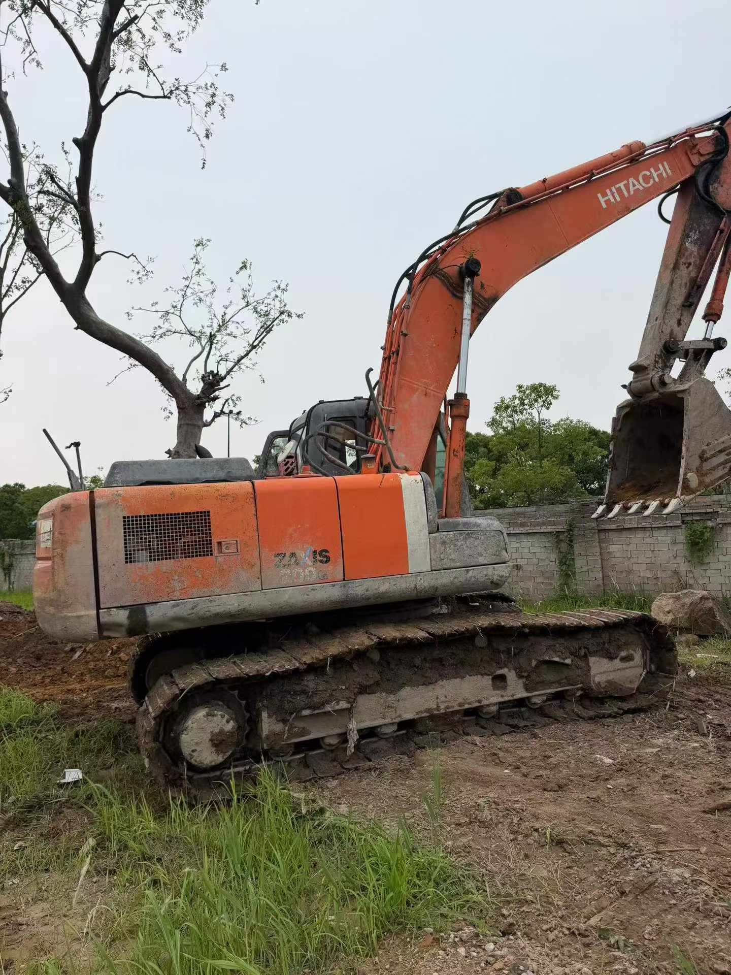 Buy Hitachi ZX200-3G Used Excavator / 3