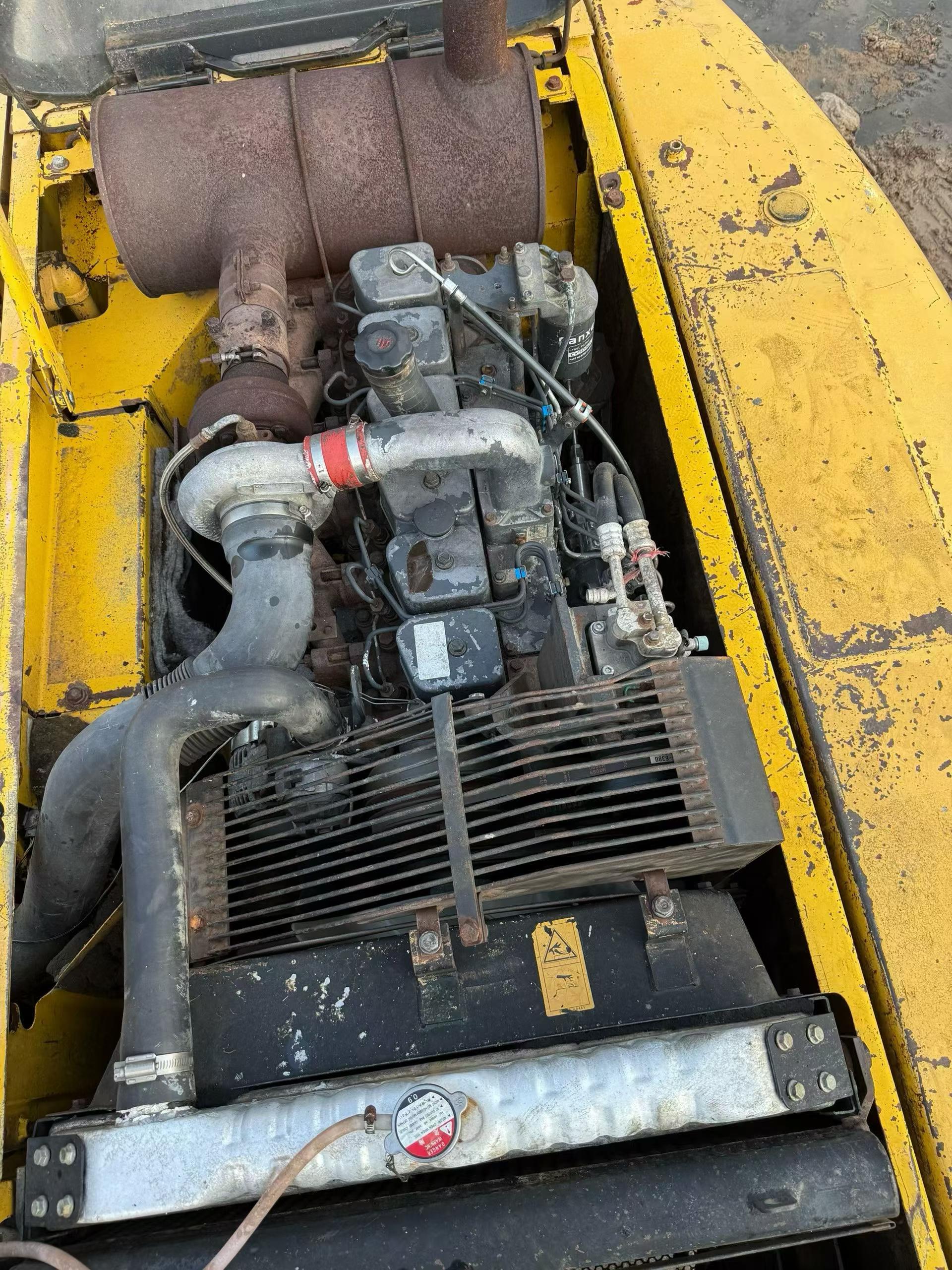 Buy Komatsu PC200-6E Used Excavator / 5 Buy Komatsu PC200-6E Used Excavator / 5
