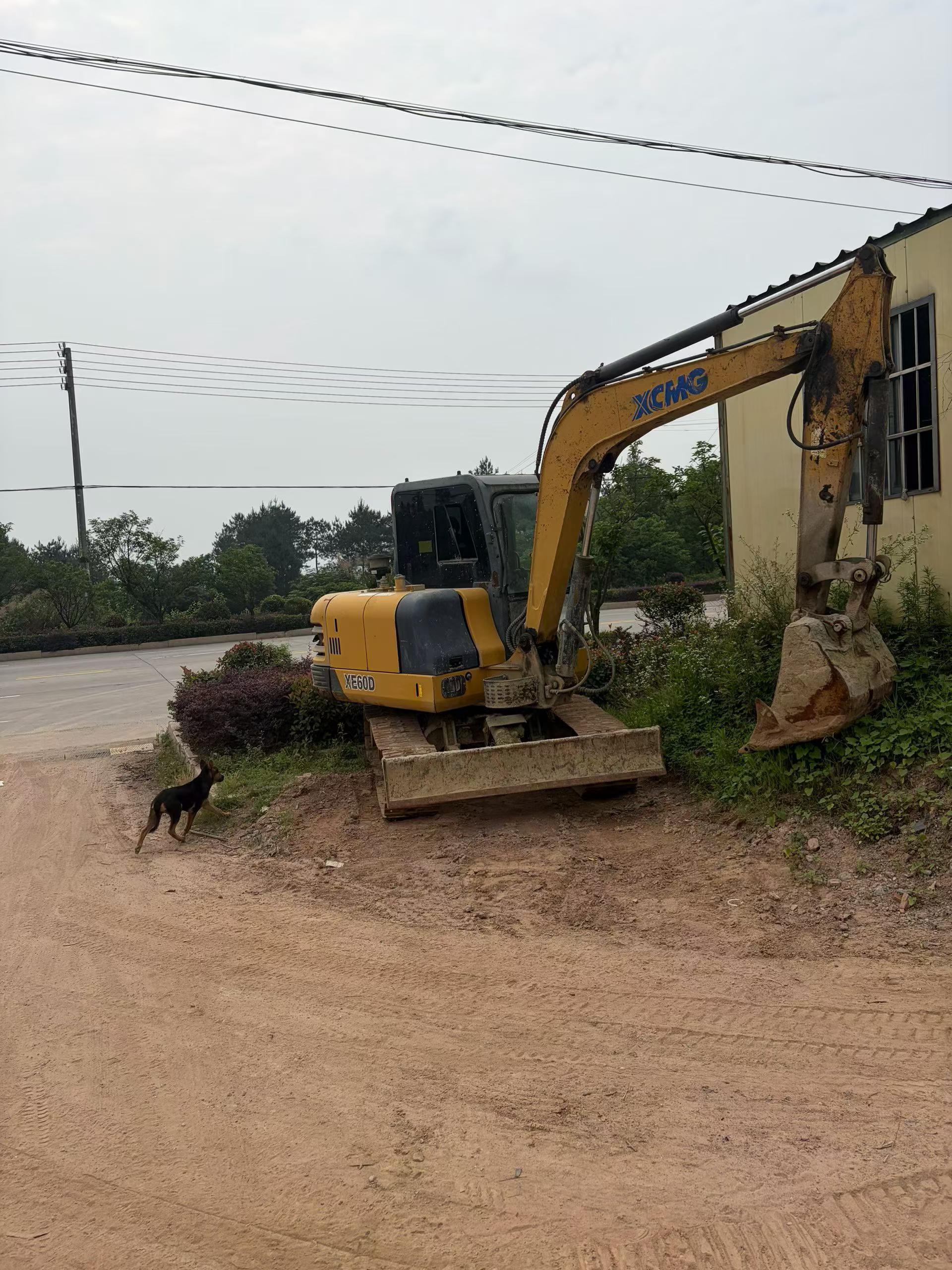 Buy XCMG XE60 Used Excavator / 1